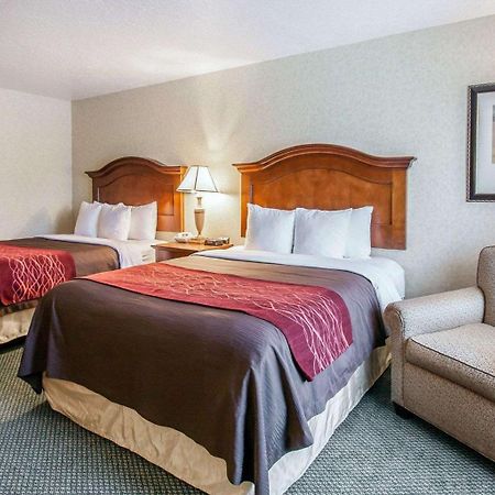 Comfort Inn Conference Center Гіллсборо Екстер'єр фото