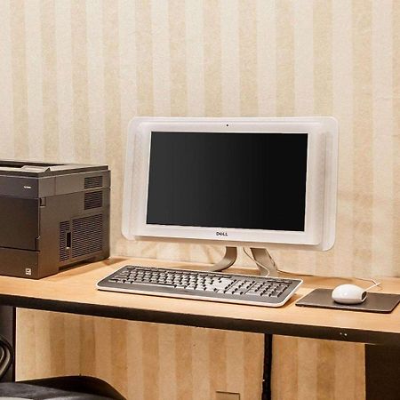 Comfort Inn Conference Center Гіллсборо Екстер'єр фото