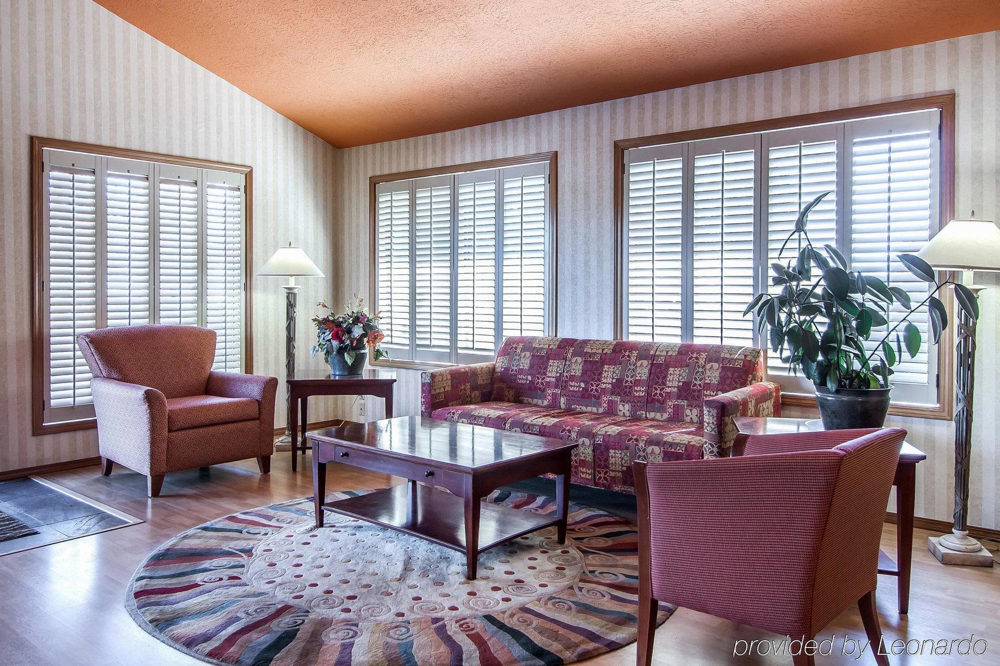 Comfort Inn Conference Center Гіллсборо Екстер'єр фото