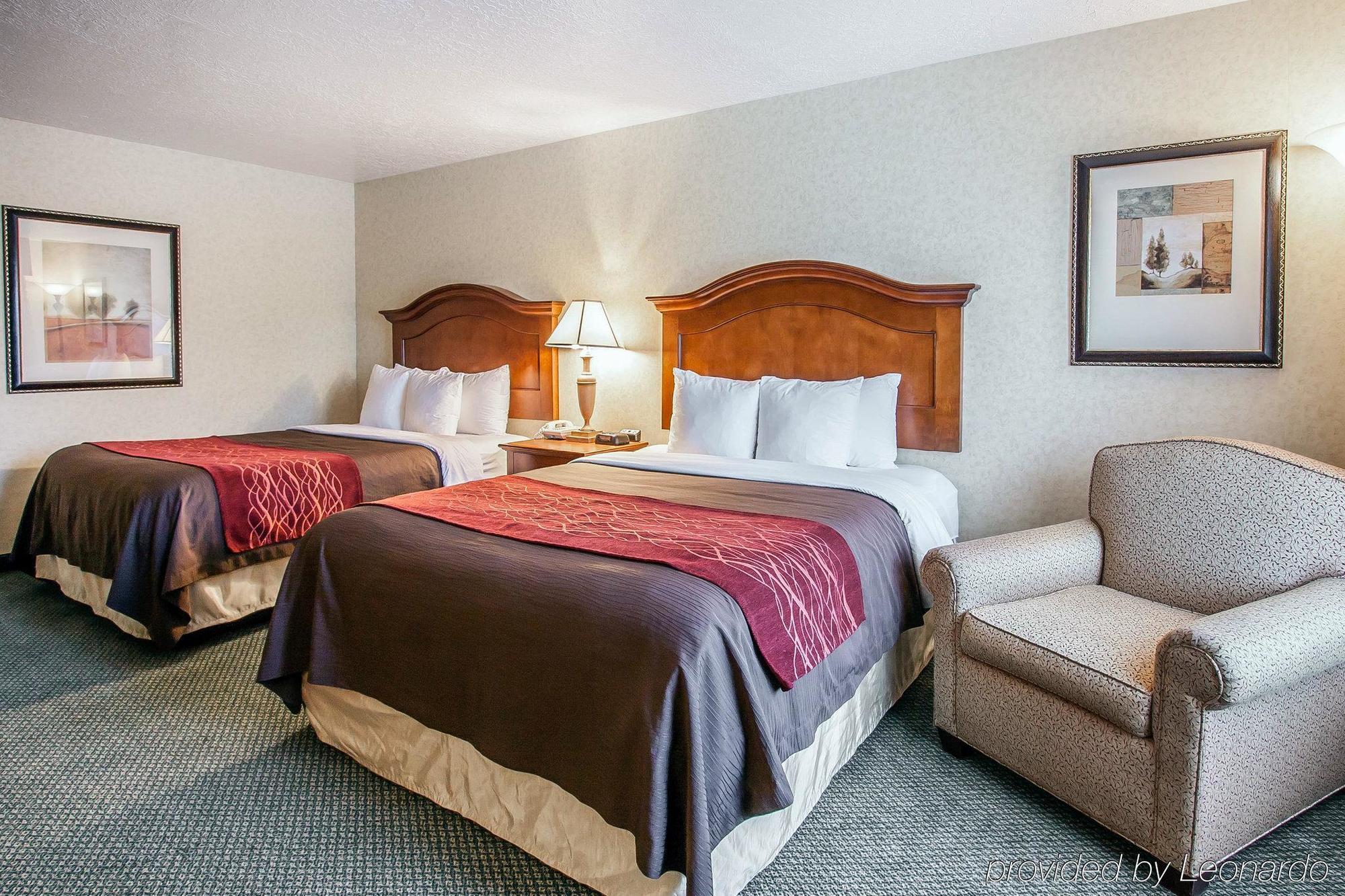 Comfort Inn Conference Center Гіллсборо Екстер'єр фото
