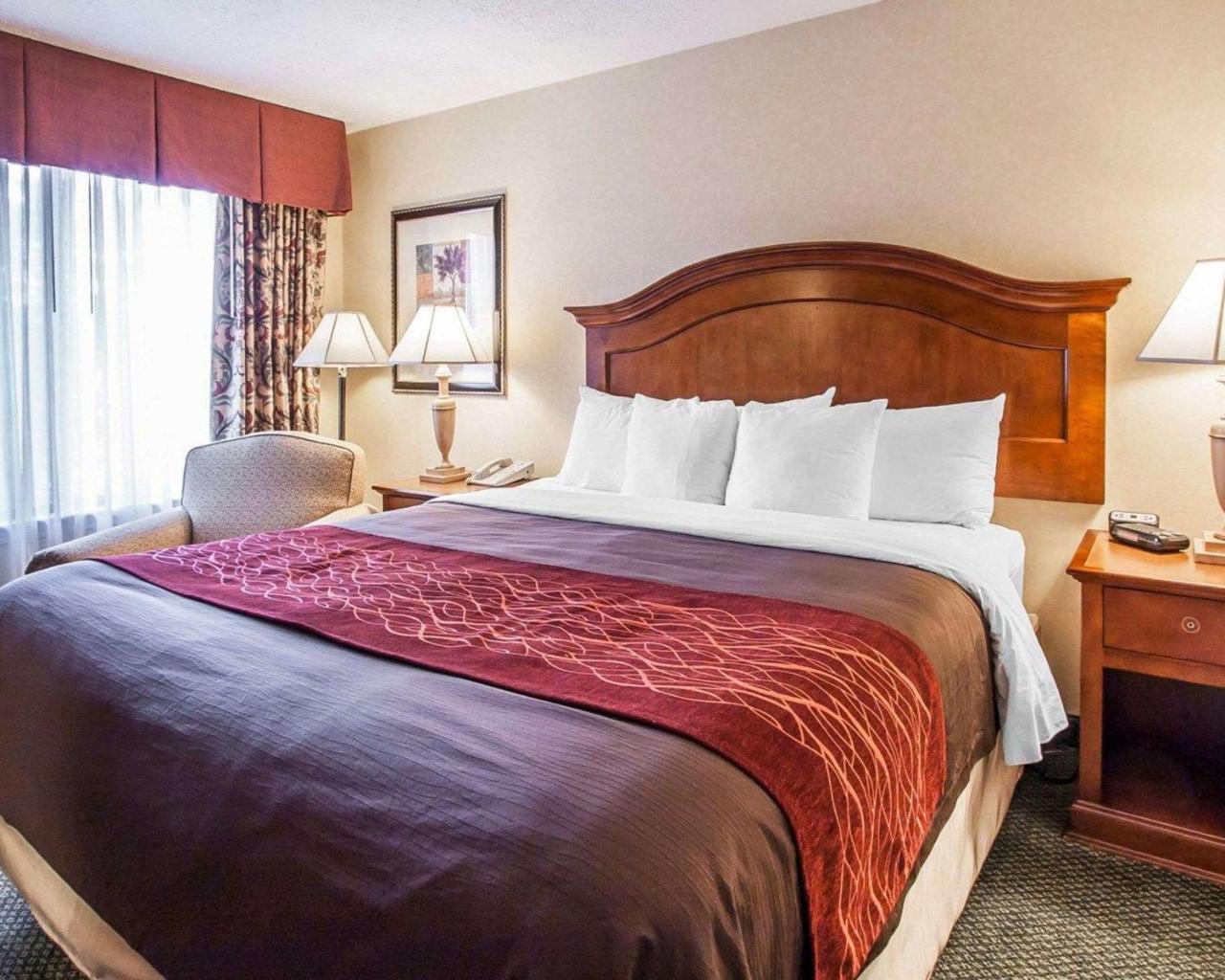 Comfort Inn Conference Center Гіллсборо Екстер'єр фото