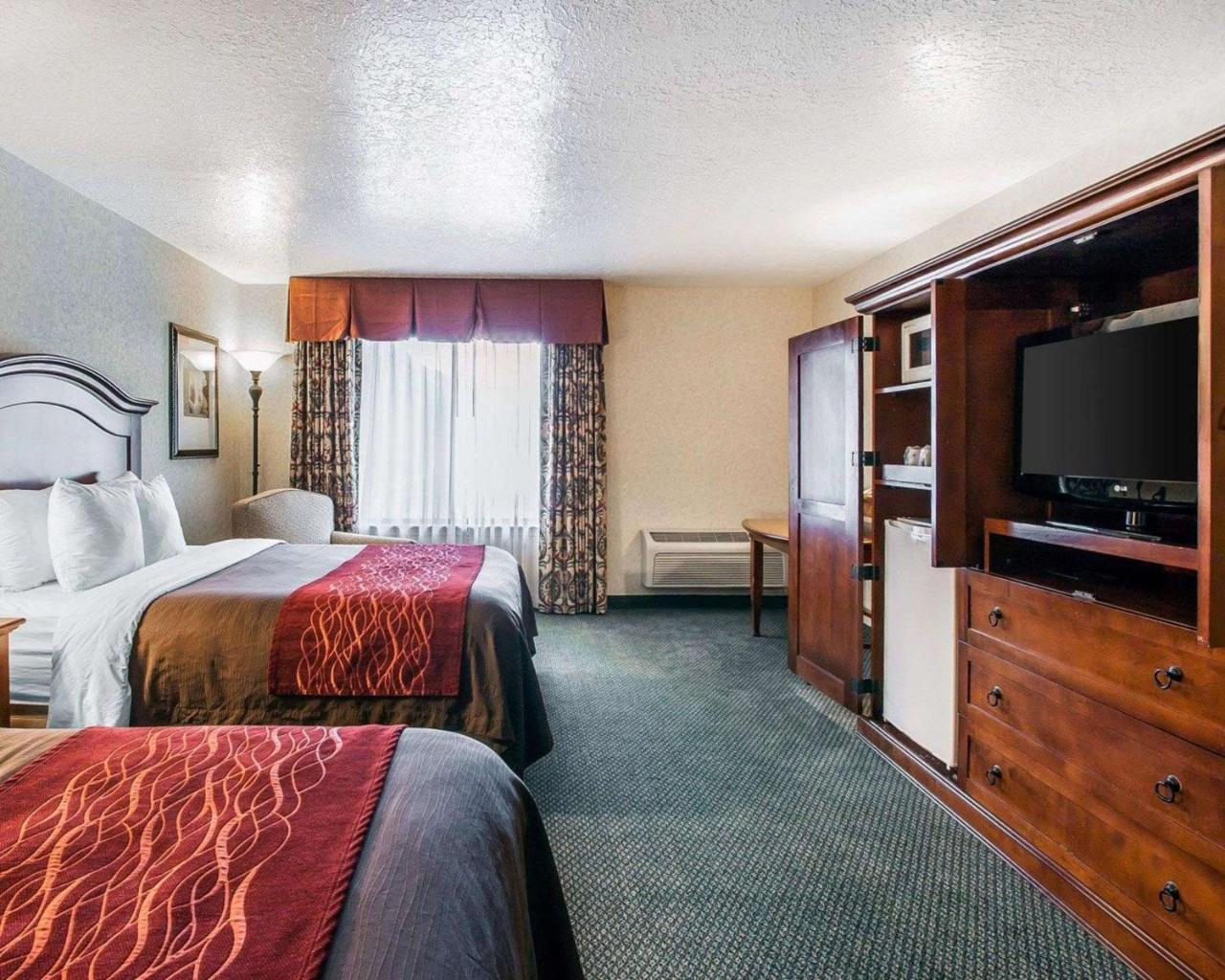Comfort Inn Conference Center Гіллсборо Екстер'єр фото